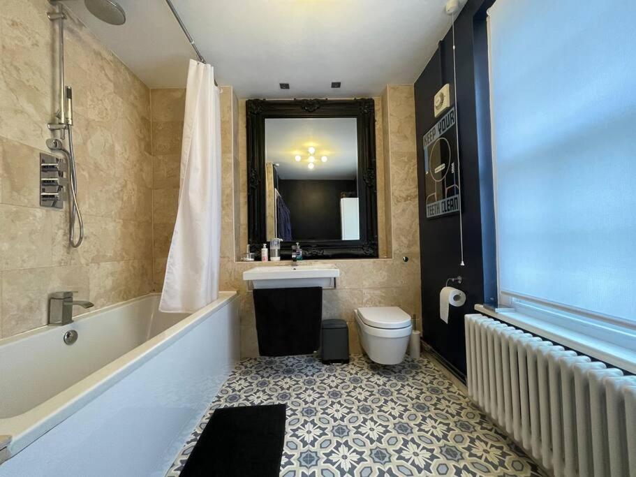 Gorgeous 2 bedroom apartment edge of Cabot Circus Bristol Buitenkant foto
